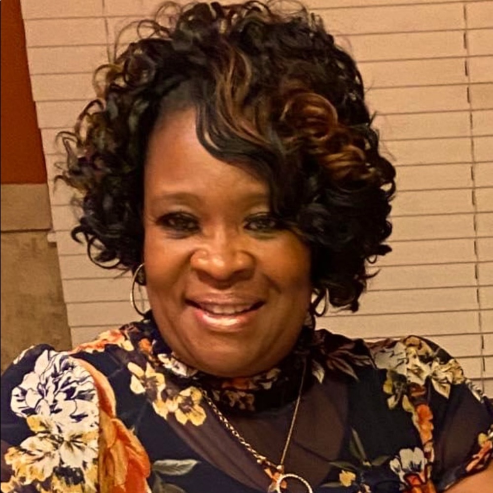 Meet your Posher, Cynthia